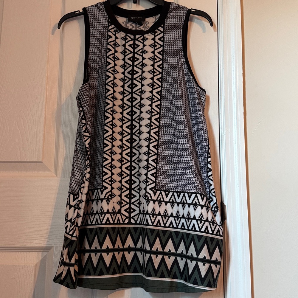 AB Studio Black and White Geometric Blouse